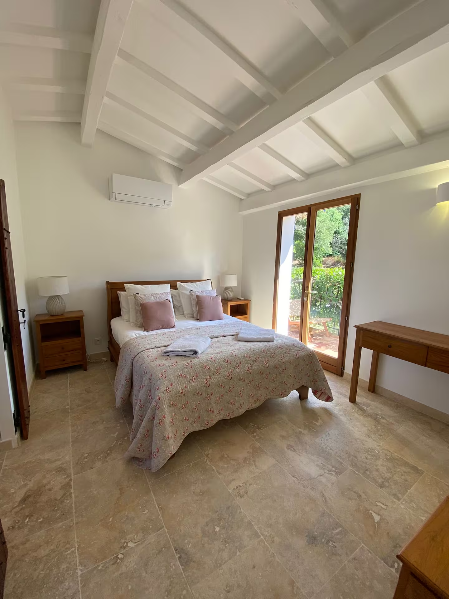 Bedrooms image 1