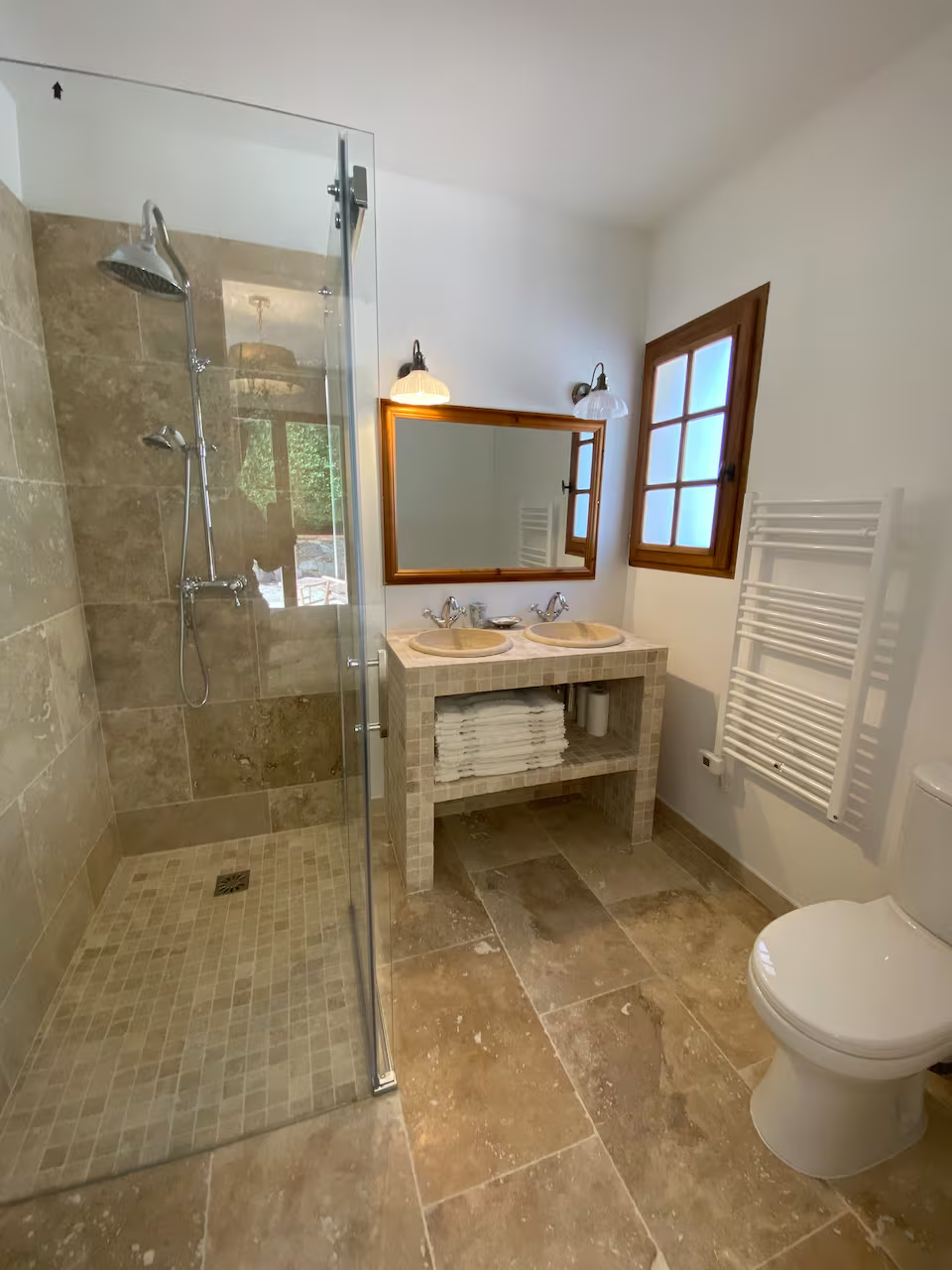 Bathrooms image 3